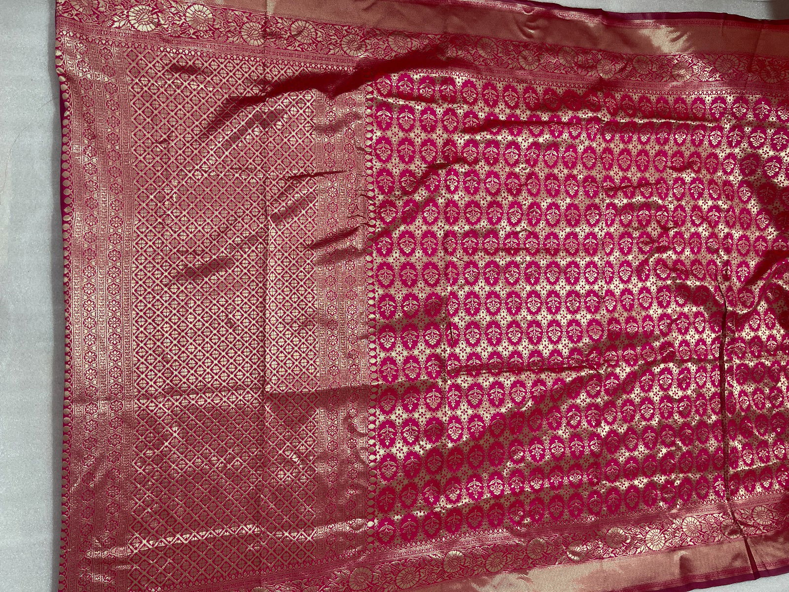 KT 161 Banarasi Soft Silk Wedding Wear Saree Exporters In India